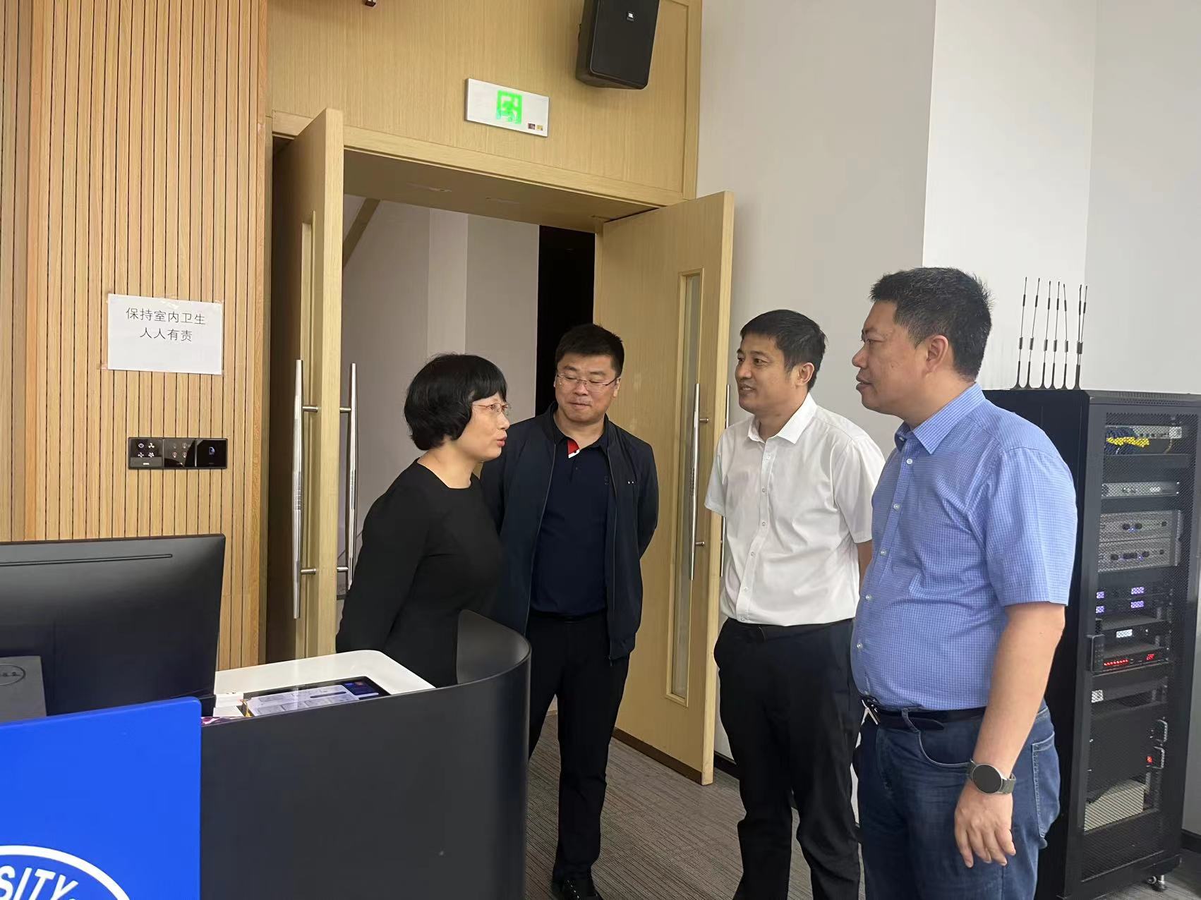 英国威廉希尔公司官网领导深入教学一线开展秋季学期初巡课工作